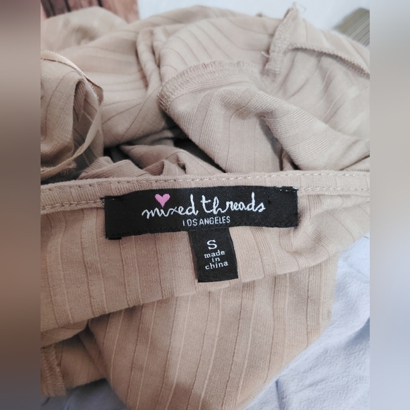 Mixed Threads Elegant Tan Ribbed Women's Crop Top Size Small - Picture 5 of 5